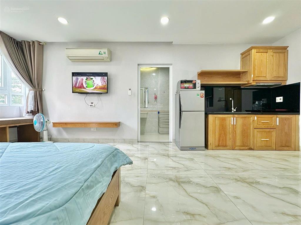 Căn hộ ban công cửa sổ thoáng nội thất hiện đại 40m2 metro landmark 81 nguyễn hữu cảnh bình thạnh