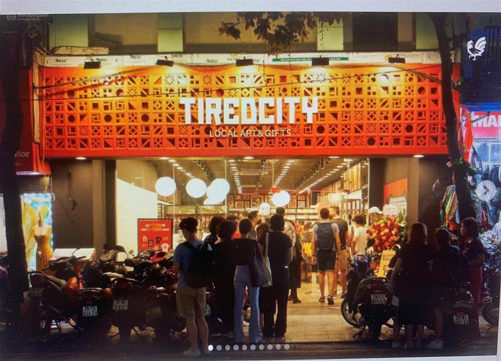 Cho thuê nhà phố mã mây, dt 200m² x 3tầng, mt 7m. phù hợp nhà hàng, trưng bày, cafe, quán bar, pub