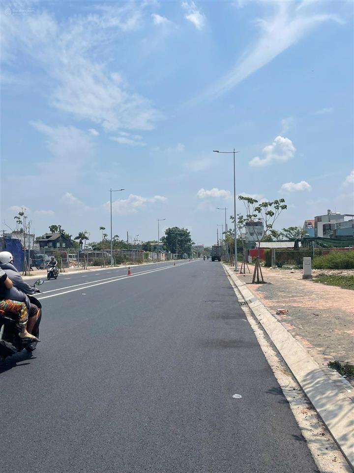 Con trai đi du học, cần tiền bán nhanh 700tr/85m2 ngay đ trần tử bình xã tân thông hội , shr.