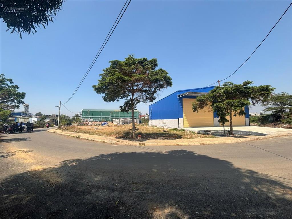 Bán đất nền trung tâm đức trọng  cách chợ đầu mối 800m  mặt tiền đường nhựa 15m