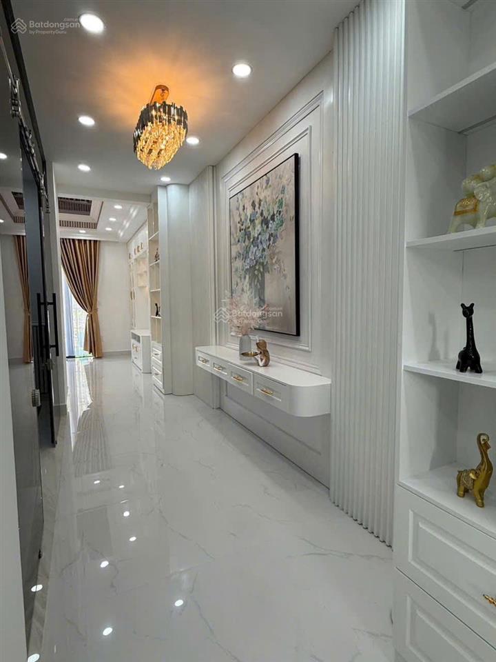 Nhà phố quận 7  có thang máy  5x18, 3 lầu, 6 phòng, sổ riêng, 18.6 tỷ