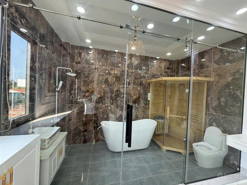 Nhà phố quận 7  có thang máy  5x18, 3 lầu, 6 phòng, sổ riêng, 18.6 tỷ