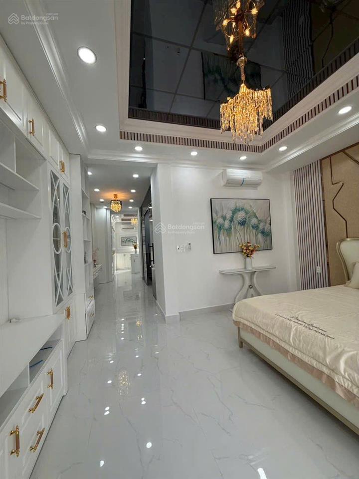 Nhà phố quận 7  có thang máy  5x18, 3 lầu, 6 phòng, sổ riêng, 18.6 tỷ