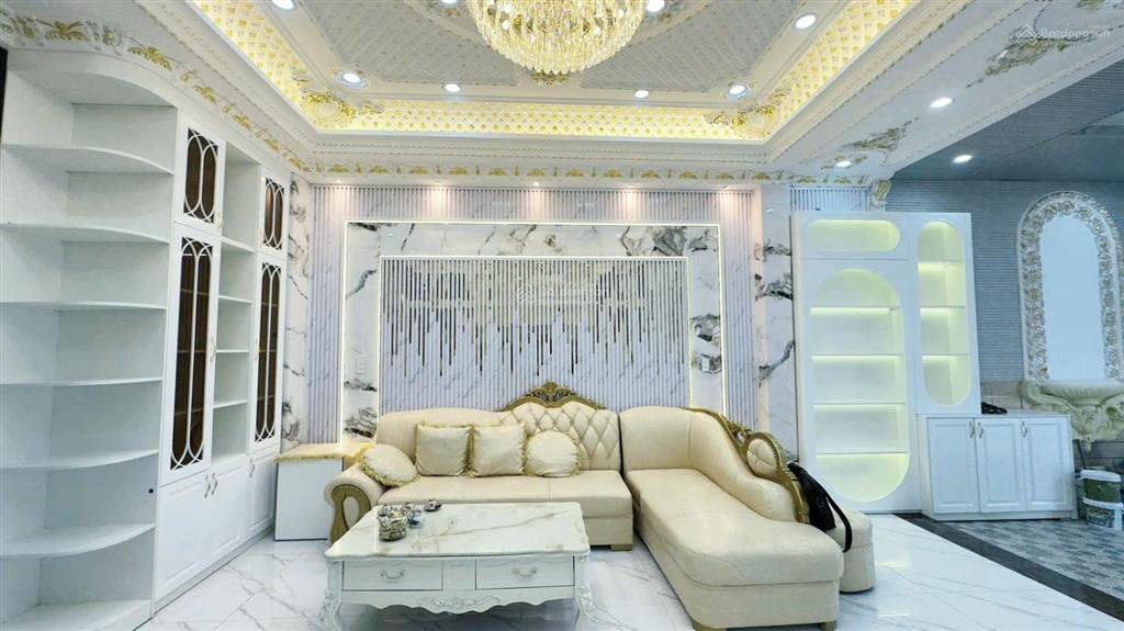 Nhà phố phong cách neoclassical 5m x 19m, 2 lầu, 4 pn, sổ riêng, 8.1 tỷ