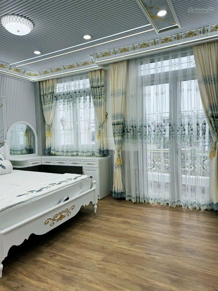 Nhà phố phong cách neoclassical 5m x 19m, 2 lầu, 4 pn, sổ riêng, 8.1 tỷ