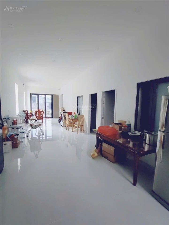 Mặt tiền đường bưng ông thoàn, phường tăng nhơn phú, tp.hcm.
 diện tích 15m ngang x 52.6m dài.