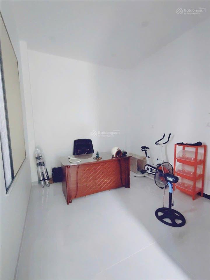 Mặt tiền đường bưng ông thoàn, phường tăng nhơn phú, tp.hcm.
 diện tích 15m ngang x 52.6m dài.