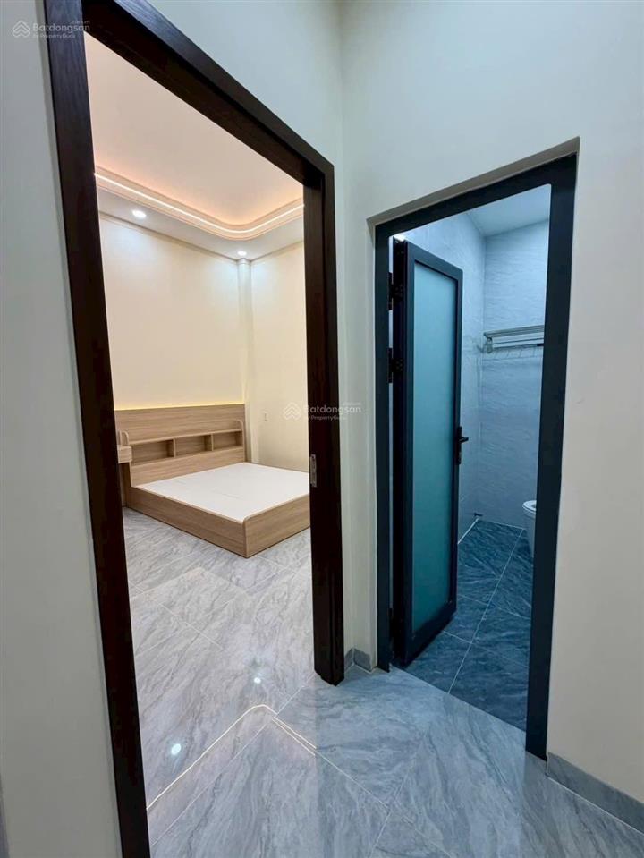 Ngân hàng thanh lý nhà đường thuận giao, gần chợ đêm hoà lân, nhà mới, giá 2tỷ6, shr,  0903 164 ***