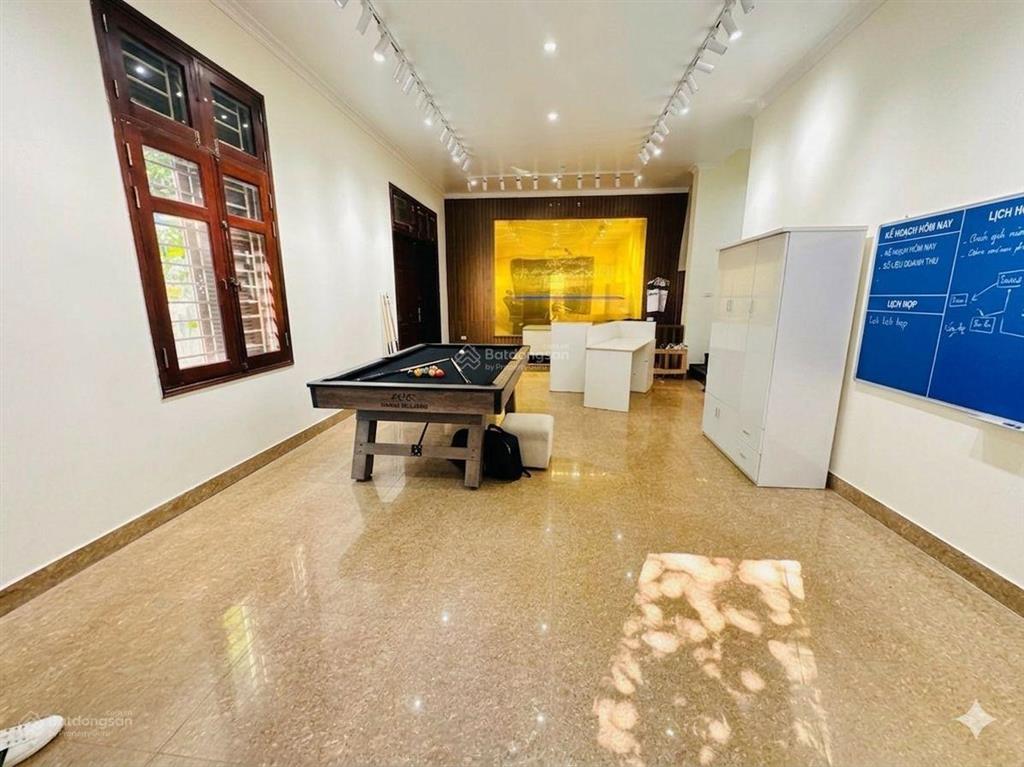 Duy nhất cầu giấy! biệt thự lô góc hoàng quốc việt dt 120m2, 4 tầng mt 20m, giá 55 tỷ còn lùi