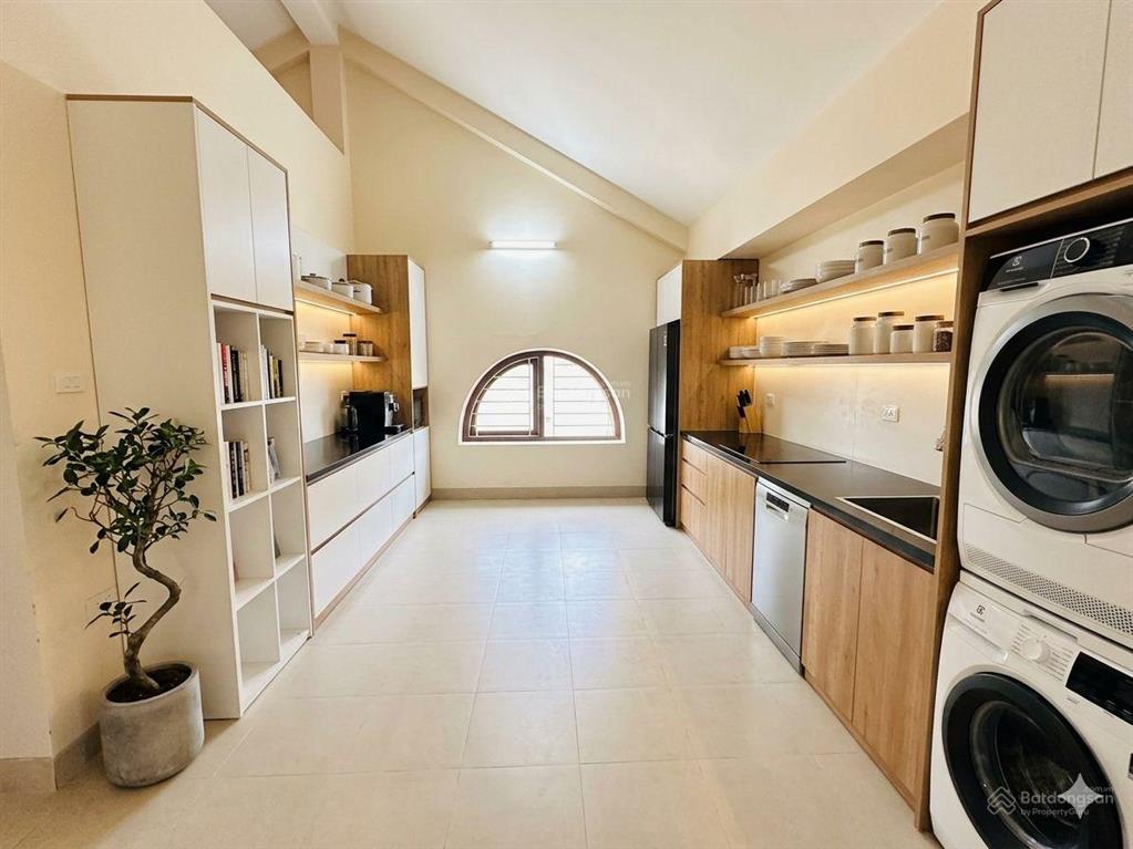 Duy nhất cầu giấy! biệt thự lô góc hoàng quốc việt dt 120m2, 4 tầng mt 20m, giá 55 tỷ còn lùi