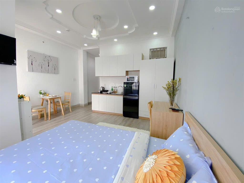 Căn hộ studio có ban công cách đại học luật 500m