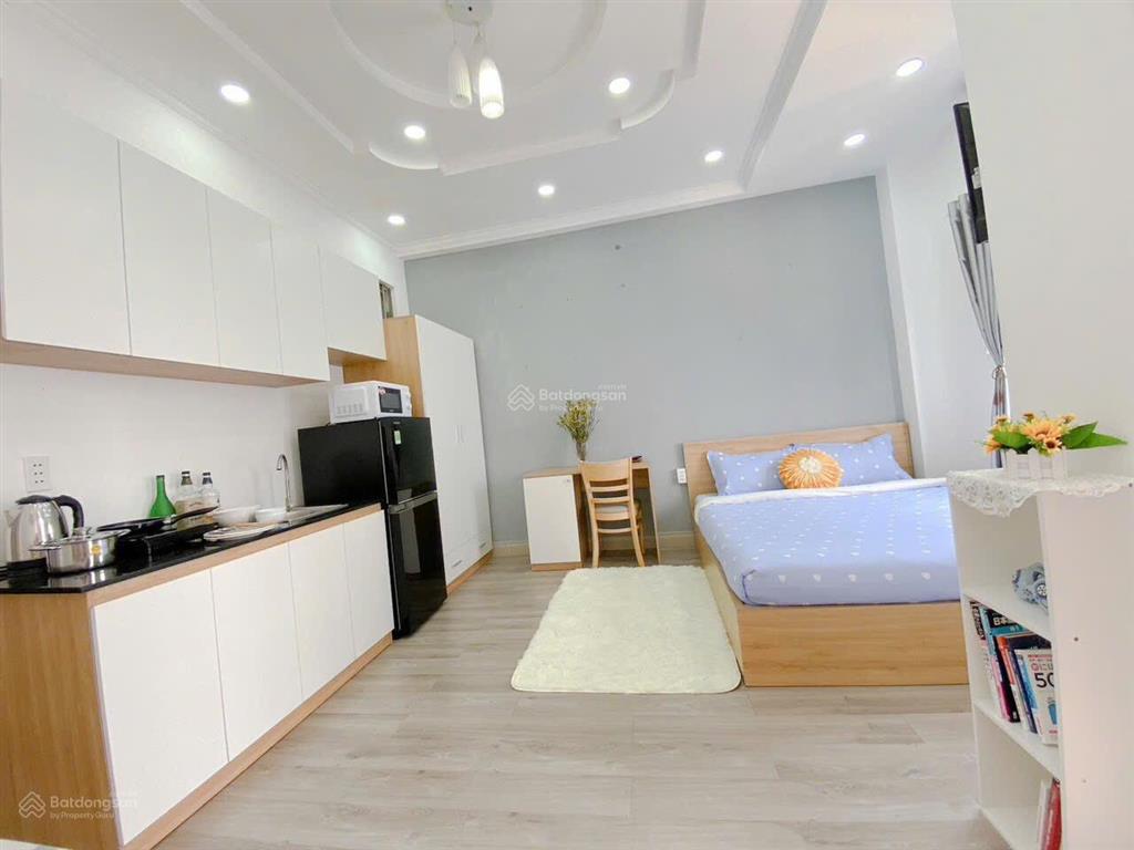 Căn hộ studio có ban công cách đại học luật 500m