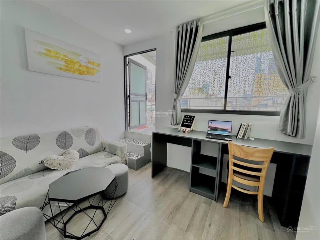 Căn hộ studio có ban công cách đại học luật 500m