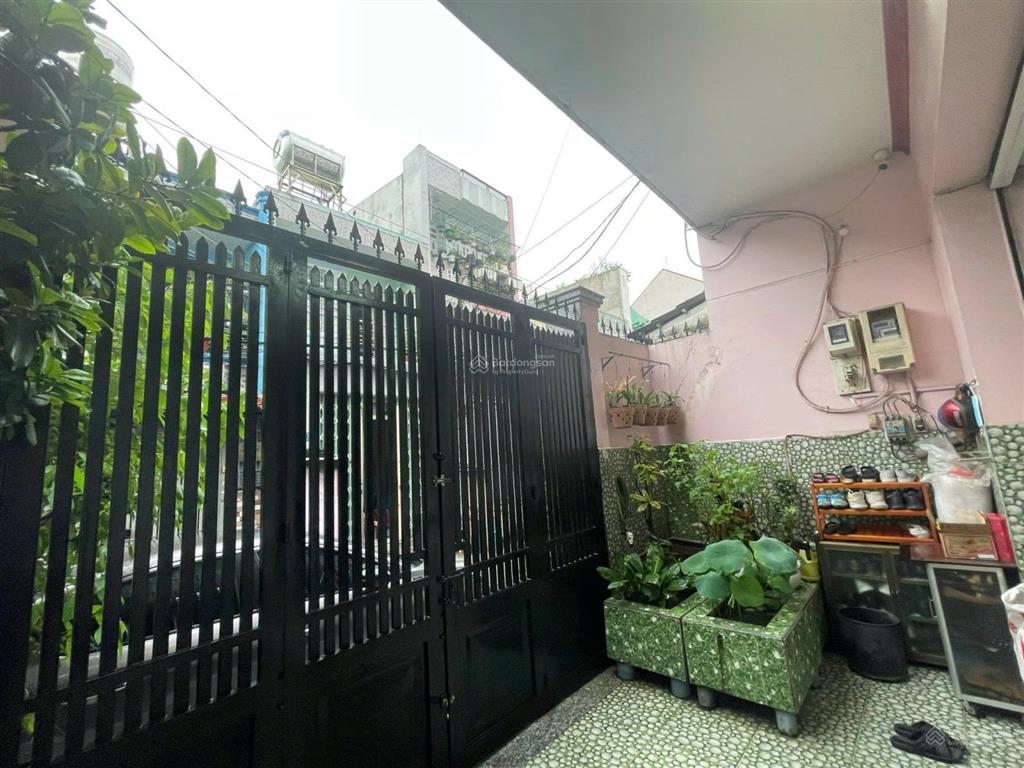Nhà 3 tầng hẻm xe hơi rộng  gần chợ, trường học, bệnh viện | bình tân | 9.5 tỷ (có thương lượng)