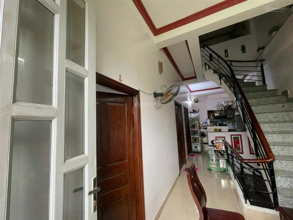 Nhà 3 tầng hẻm xe hơi rộng  gần chợ, trường học, bệnh viện | bình tân | 9.5 tỷ (có thương lượng)