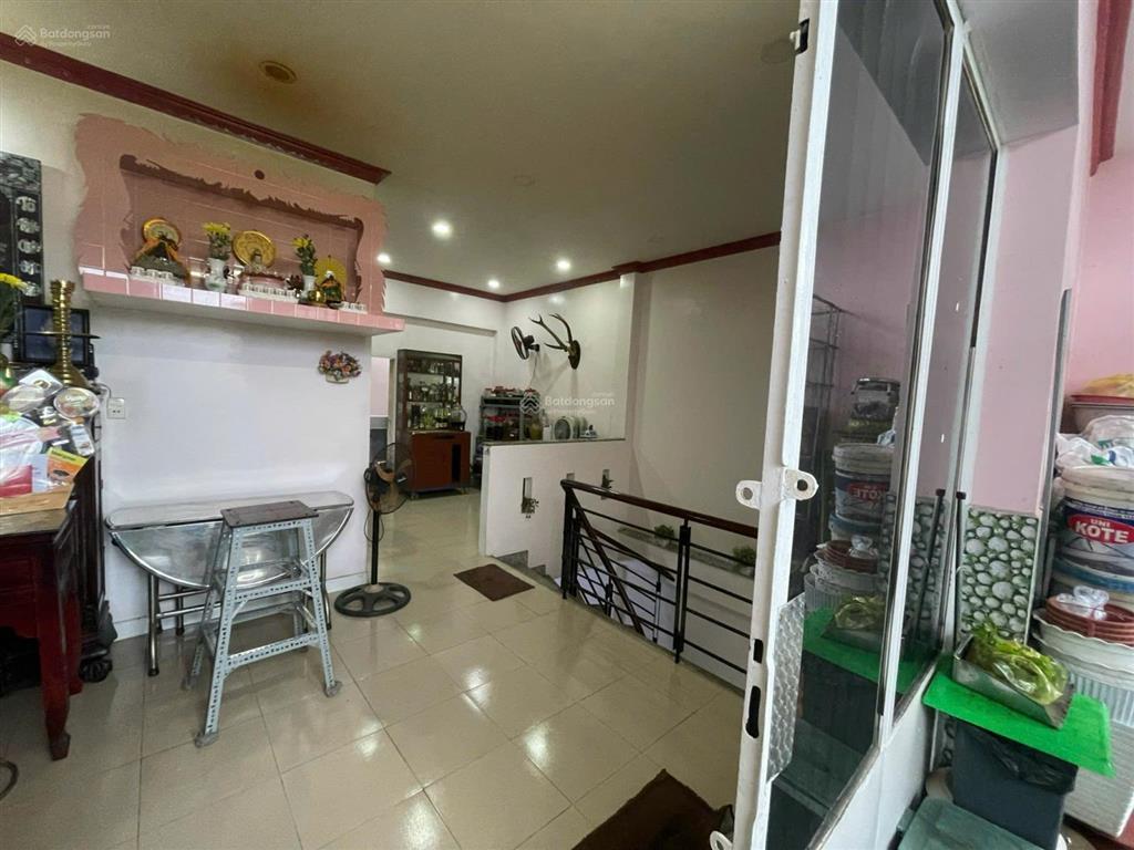 Nhà 3 tầng hẻm xe hơi rộng  gần chợ, trường học, bệnh viện | bình tân | 9.5 tỷ (có thương lượng)