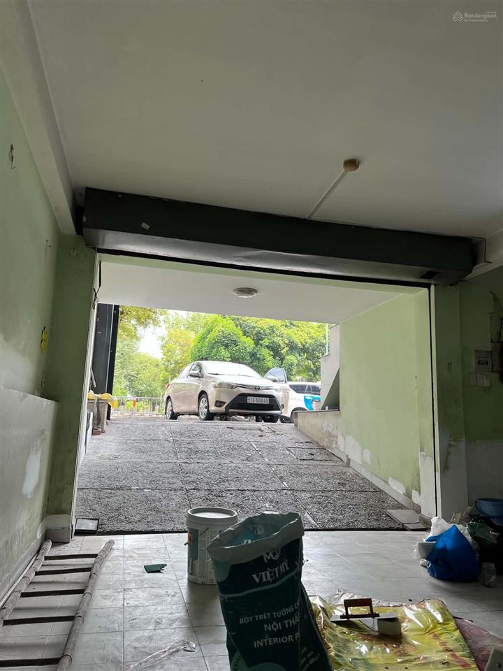Chính chủ, nhà 1 hầm, 2 lầu, 1 trệt, sân thượng  nhà mặt phố lớn  78m² 22a phan đăng lưu hcm