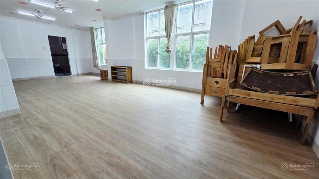 Chính chủ cần cho thuê shophouse diện tích 270m² tại quận 7,