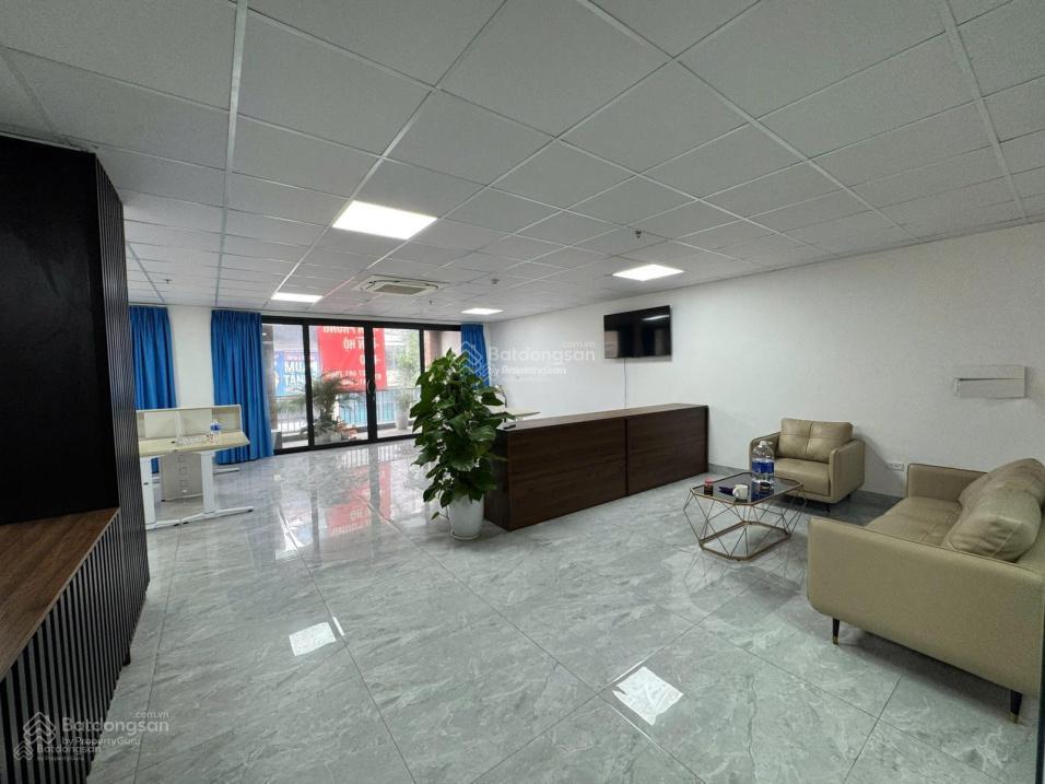 Cho thuê văn phòng cao cấp 250m2, thoáng các mặt, nhiều ánh sáng phố xuân diệu, tây hồ, hà nội