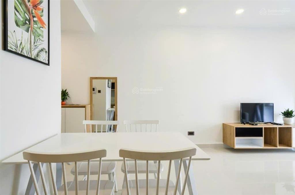 Chính chủ cần bán gấp căn hộ conic riverside, q8  giá 1.88 tỷ  dt 67m2  2pn 2wc  có sổ