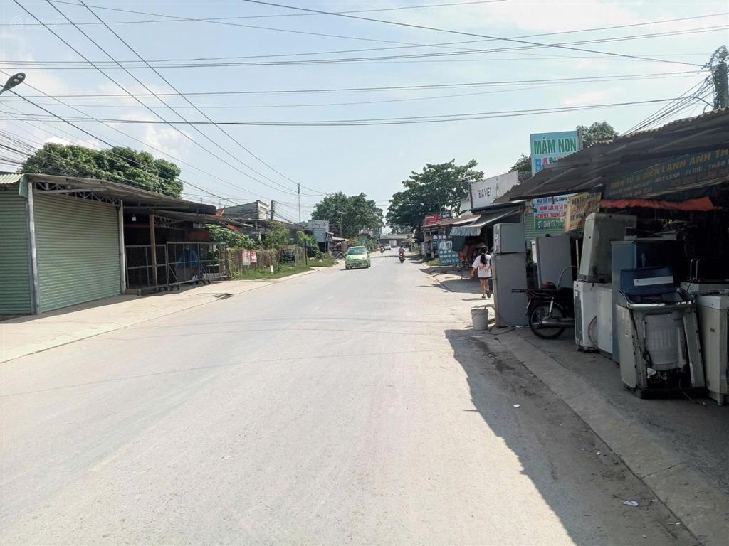 Bán lô đất ngay cầu vượt củ chi,175m2 thổ cư, mặt tiền đường nhựa, shr, chỉ 1.2 tỷ