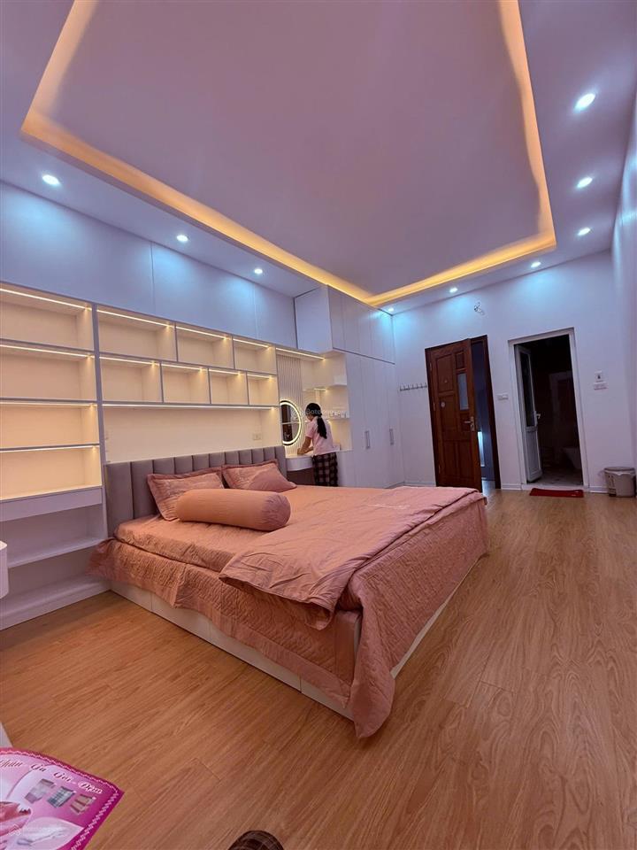 Nhà đẹp trung tâm cầu giấy chỉ 20m ra phố giá hiếm!