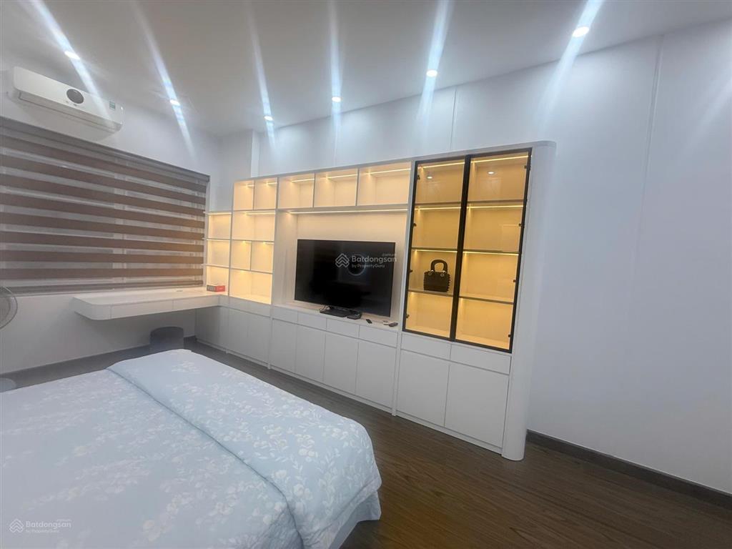 Nhà đẹp trung tâm cầu giấy chỉ 20m ra phố giá hiếm!