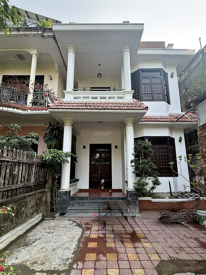Cho thuê nhà 3 tầng trần nguyên đántrung tâm tp huế