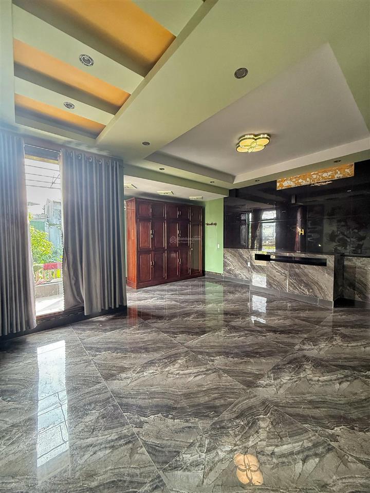 Cho thuê nhà 3 tầng trần nguyên đántrung tâm tp huế