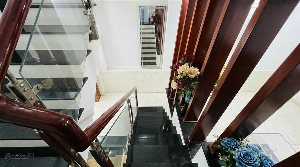 Bán nhà gần song hành đht q12 4x10m, 2 tầng, nhỉnh 2 tỷ, shr, nhà mới ở ngay