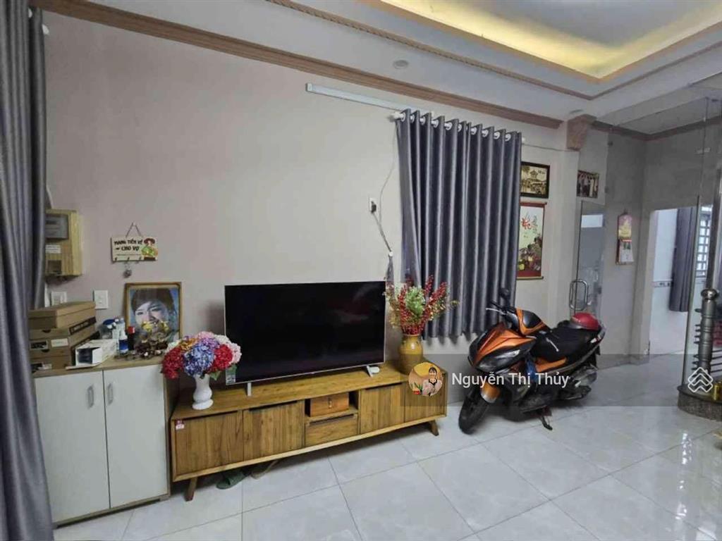 Bán gấp nhà 108m2  ngang 6m 3 tầng  7pn hẻm xe hơi bùi văn ngữ  trung mỹ tây  q12  5,x tỷ.