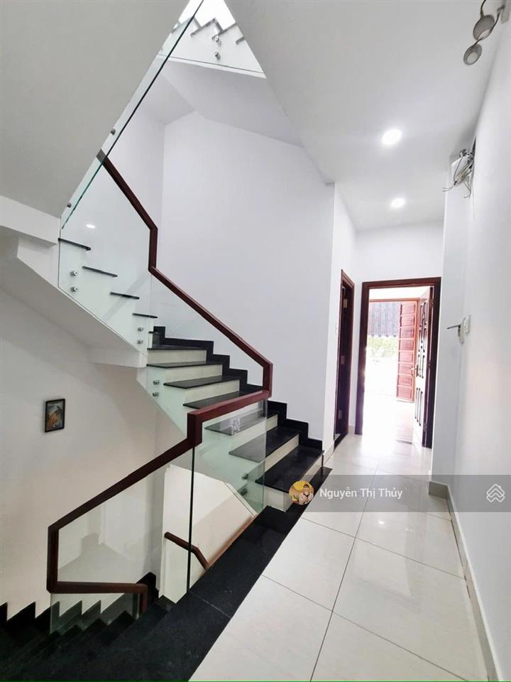 Mặt tiền nguyễn văn quá 92m2  3 tầng  ngay galaxy  p. đông hưng thuận  q12  giá 9,9 tỷ