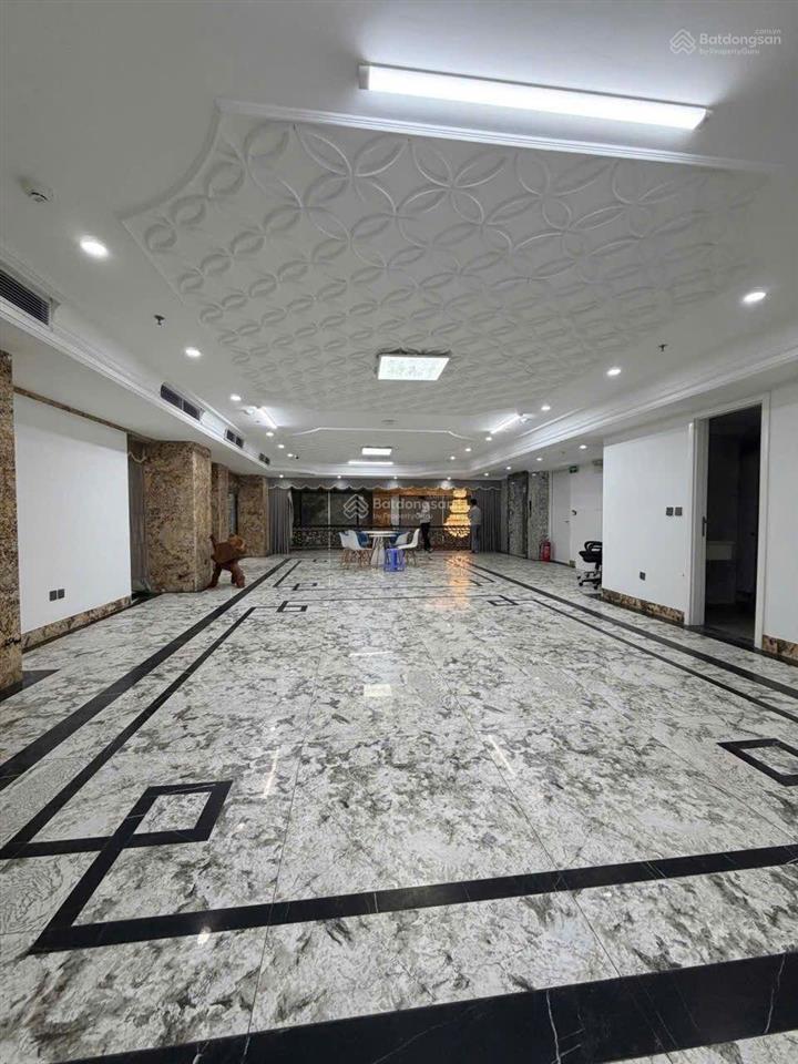 Vip có 102bán tòa mặt phố nguyễn hoàng 233/260m2, 10 tầng, mt 11m, giá 190 tỷ  nam từ liêm.