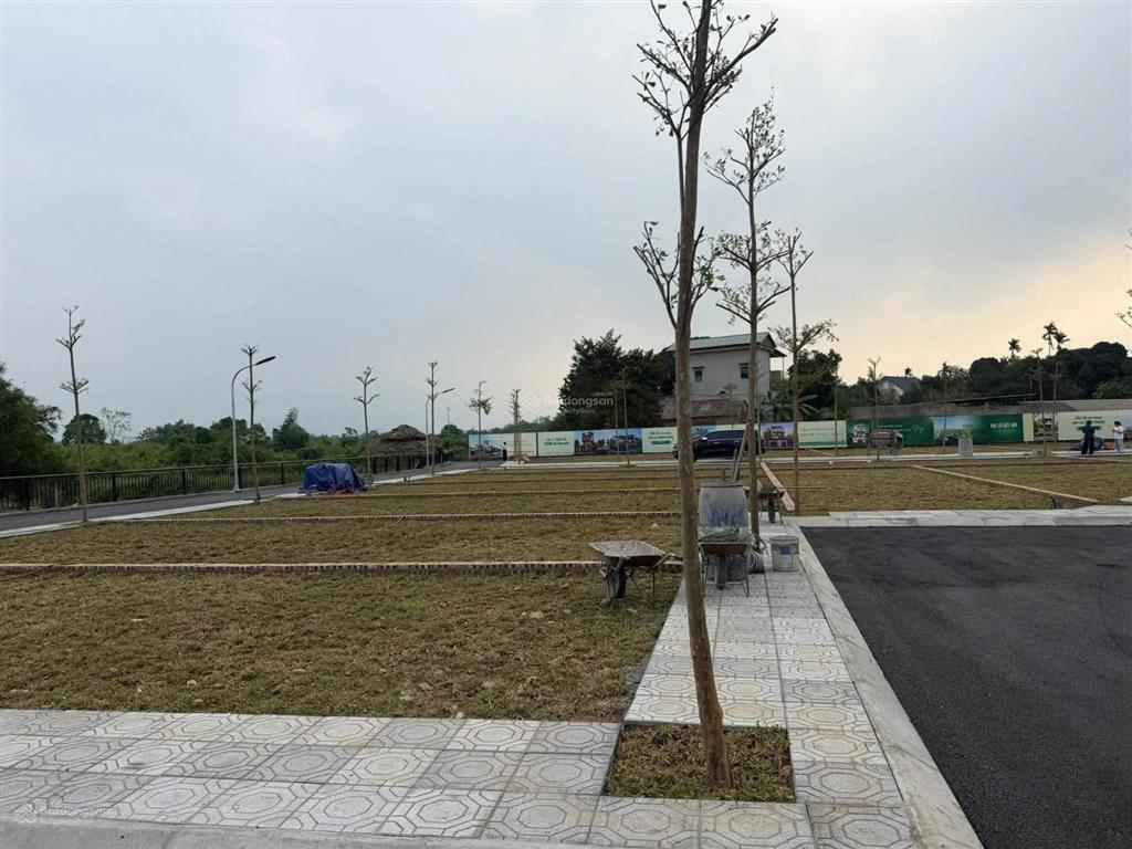 Đất lô góc  chỉ 2 tỷ 468 triệu sở hữu ngay 100m, mt 6m, đất phú cát, hòa lạc  0972 611 ***