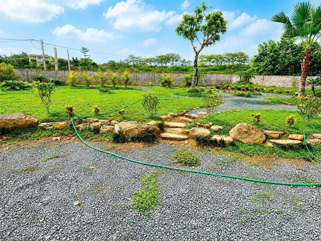 Bán mảnh đất 863m, 17 triệu / m xã yên bình, thạch thất, hà nội tiện xây biệt thự nhà vườn.