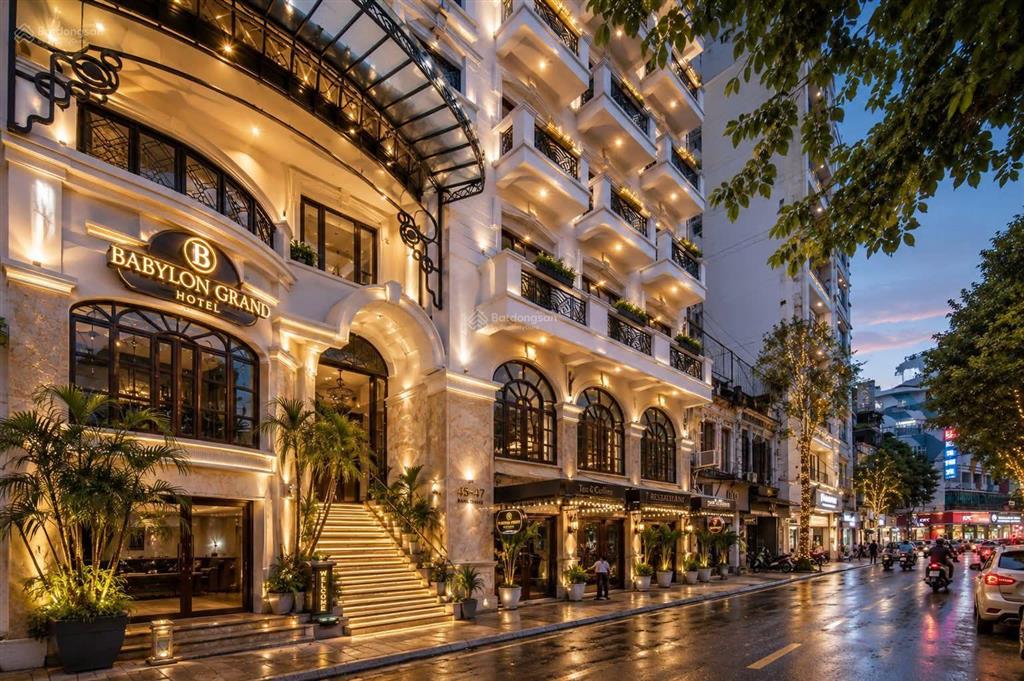 Khách sạn phố trần thái tông 290m, 15 tầng, mt 10m, 325 tỷ, cầu giấy  0972 611 ***
