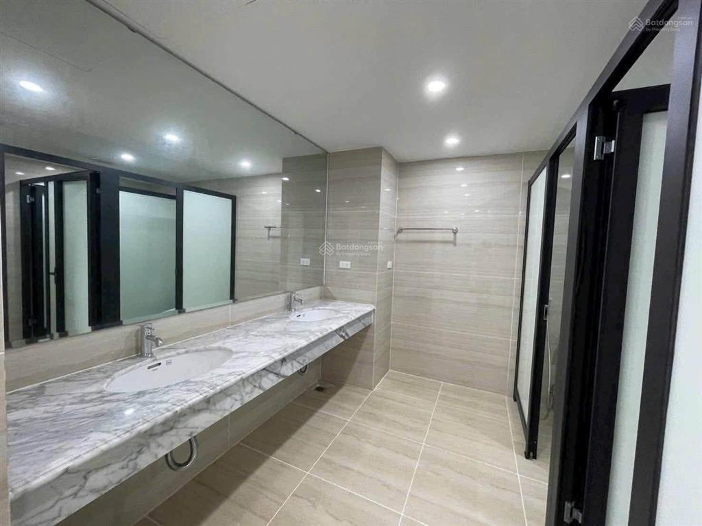 Bán tòa văn phòng hàng chuối 225m2, 9t, mt 11m, 350 tỷ hai bà trưng hà nội tòa vp cao cấp mặt phố