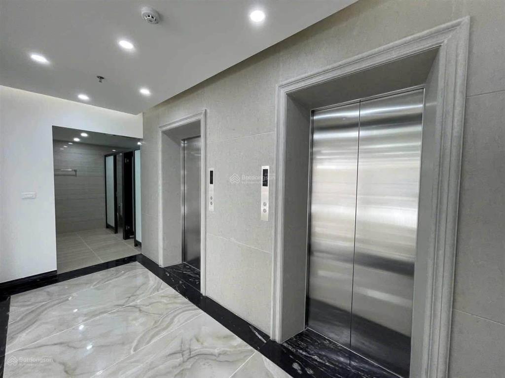 Bán tòa văn phòng hàng chuối 225m2, 9t, mt 11m, 350 tỷ hai bà trưng hà nội tòa vp cao cấp mặt phố