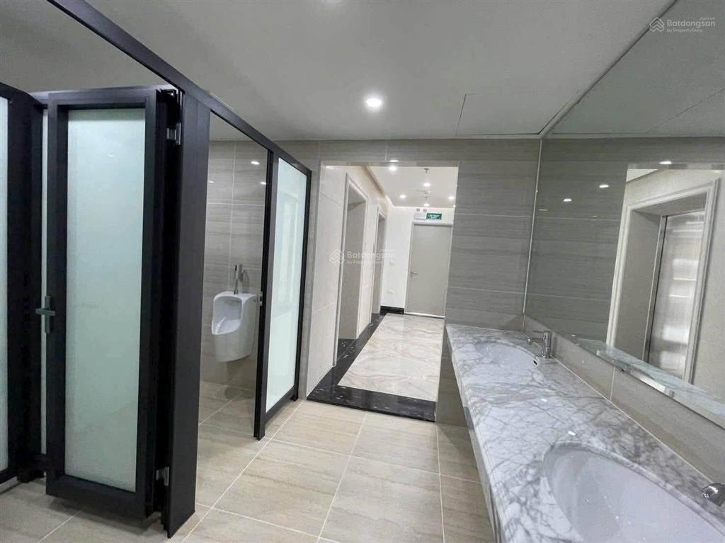 Bán tòa văn phòng hàng chuối 225m2, 9t, mt 11m, 350 tỷ hai bà trưng hà nội tòa vp cao cấp mặt phố