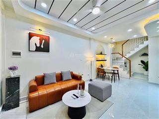 Bạch đằng  phường gia định  sát mặt tiền  3 tầng lầu  3pn 3wc full nội thất
 dtsd 90m2