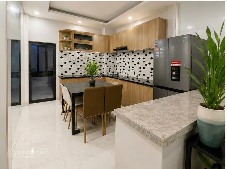 Nhà hiếm bạch đằng bình thạnh, ngay ngã tư hàng xanh, 2 tầng btct dt 88m2, hẻm rộng, tiện đi quận 1