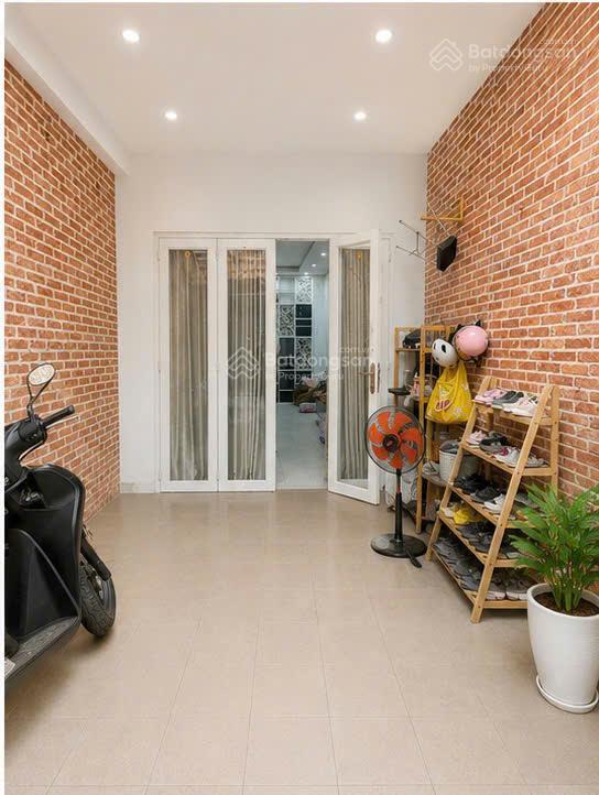 Chủ cần bán gấp nhà dt 66m2 sát phan xích long, hxh sát mặt tiền, tiện đi quận 1, giá chỉ 7.xx tỷ