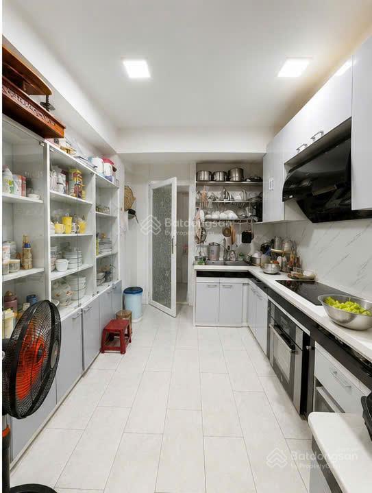 Chủ cần bán gấp nhà dt 66m2 sát phan xích long, hxh sát mặt tiền, tiện đi quận 1, giá chỉ 7.xx tỷ