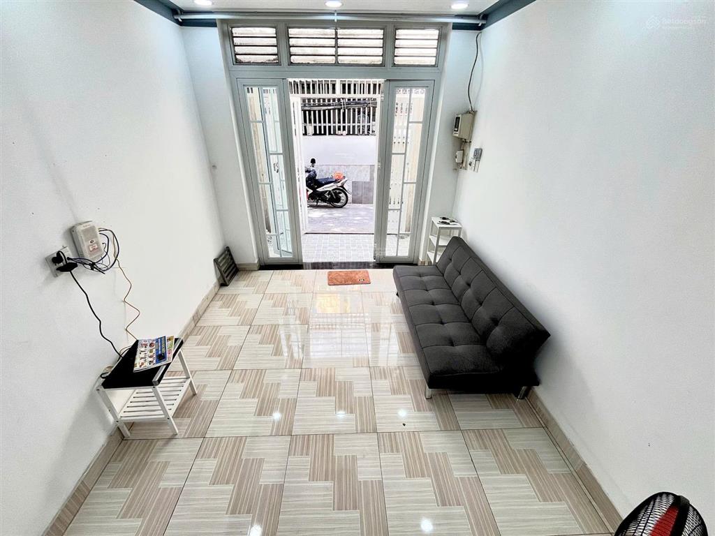 Nhà bình thạnh 2 tầng 50m2, hẻm xe hơi, hoàng hoa thám, ngay chợ cây quéo
