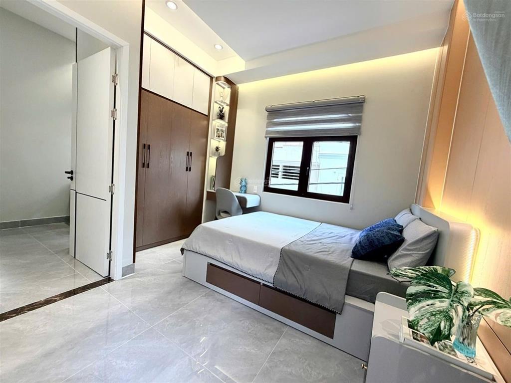 Bán nhà bình thạnh đinh tiên hoàng  gần bờ kè hoàng sa  trường sa  hẻm ô tô  30m2  5.56 tỷ