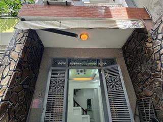 Nhà bình thạnh 3 tầng 4pn 50m2, sát hẻm xe tải bùi hữu nghĩa, tiện đi quận 1, nhỉnh 6đ