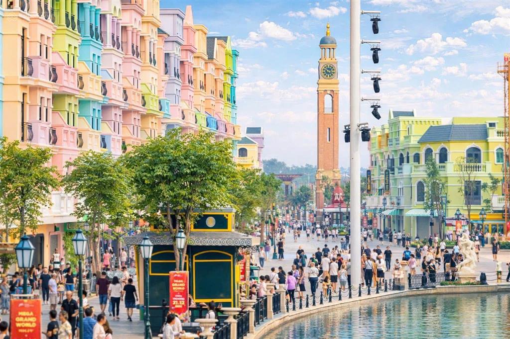 Tìm chủ mới cho căn shophouse vị trí vàng đối diện 35 tòa chung cư, kế công viên, venice, vinwonder