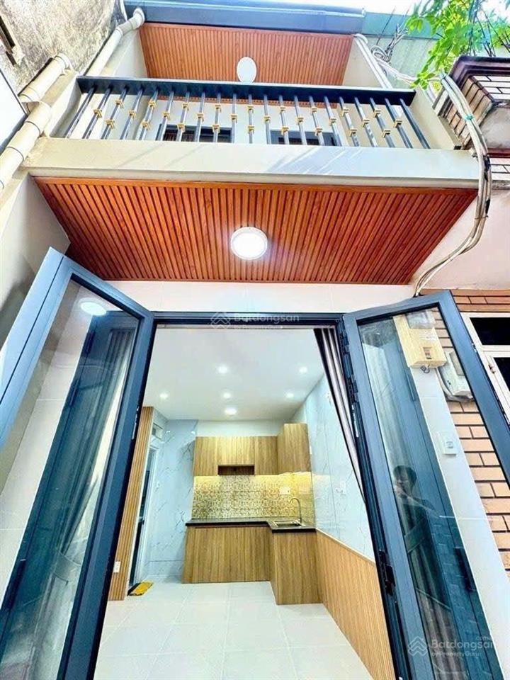 Nhà bán đoàn văn bơ q4 thích hợp gia đình đông.