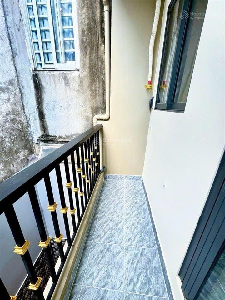 Nhà bán đoàn văn bơ q4 thích hợp gia đình đông.