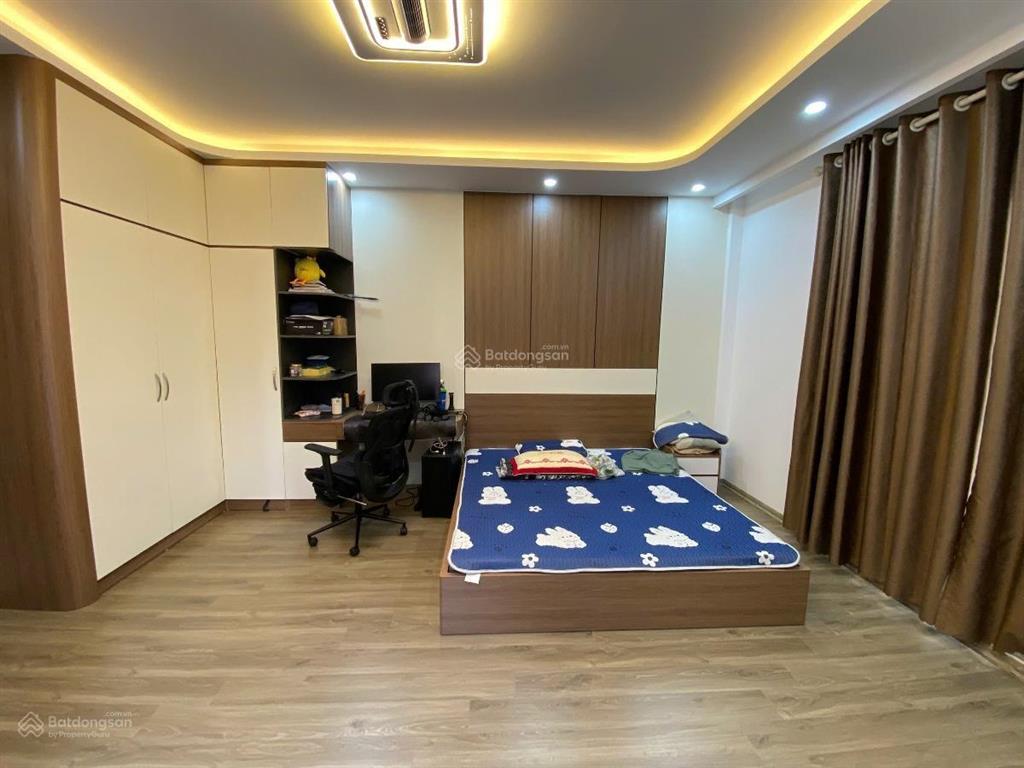Nhà mới phố phạm văn đồng 50m 6 tầng thang máy lô góc